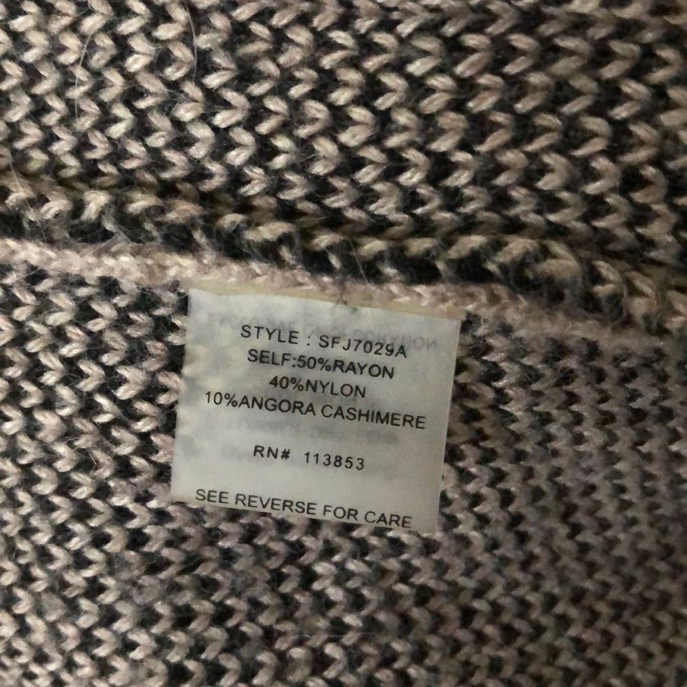 Aztec Cardigan - Picture 5 of 5